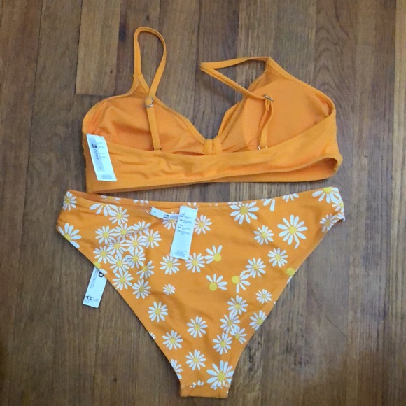 LAST CHANCE - Cupshe Bikini Orange Daisy Size L - Picture 2 of 3